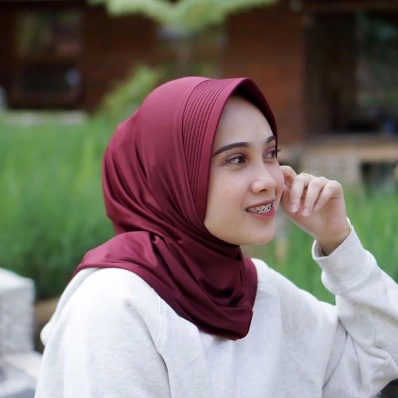 hijab sporty maroon